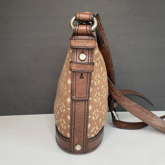 FOSSIL Bucket Style Top Zipper GORGEOUS Geometric TAPESTRY Leather shoulder Bag - Picture 4 of 8